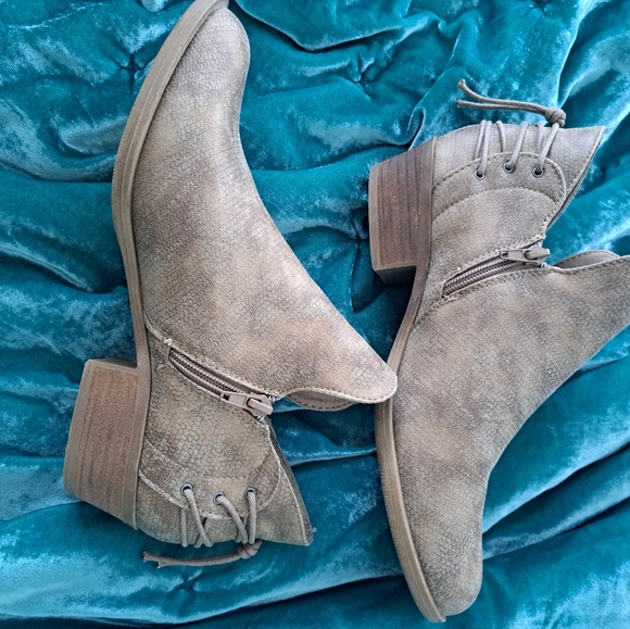 Booties - Picture 4 of 5